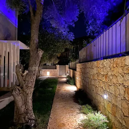 Aden - Peaceful 1 Bedroom Garden Flat With Pool Apartament *